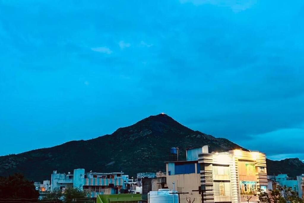 Tiruvannāmalai Kr Homestay מראה חיצוני תמונה